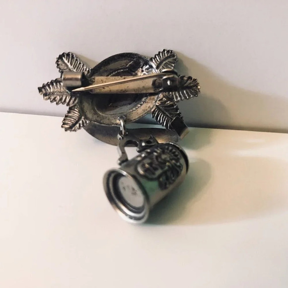 Vintage German Travel Souvenir Hat Pin Oktoberfest  Rudesheim Stein - Picture 3 of 9